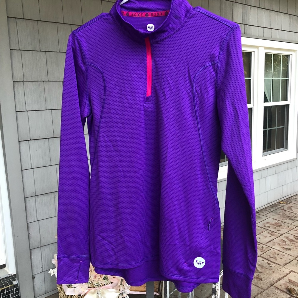 Roxy pull over
